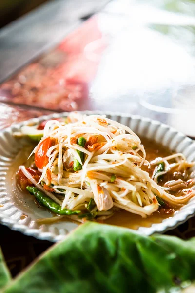 Papaya salatası veya Som Tum, Tayland.