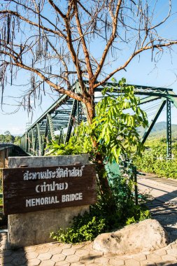 Mae Hong Son bölgesindeki anıt köprü, Tayland.