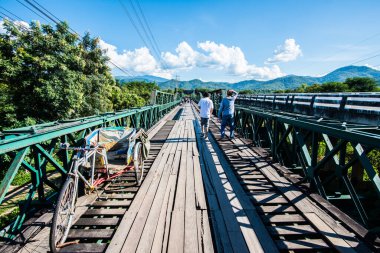 Mae Hong Son bölgesindeki anıt köprü, Tayland.
