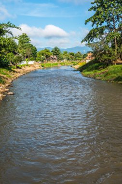 Tayland, Mae Hong Son bölgesinde Pai nehri ve doğal manzara.