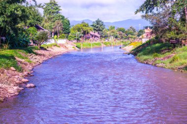 Tayland, Mae Hong Son bölgesinde Pai nehri ve doğal manzara.