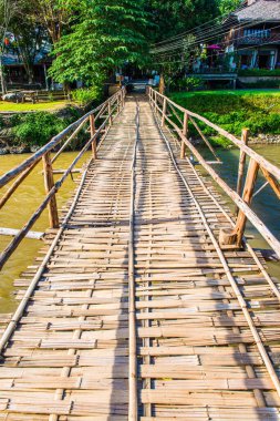 Bambu köprüsü Pai Nehri, Tayland.