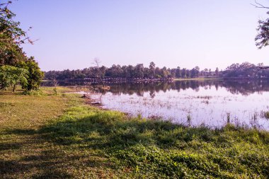 Tayland 'ın Chiangmai ilindeki Huay Tueng Tao gölünün manzara manzarası.