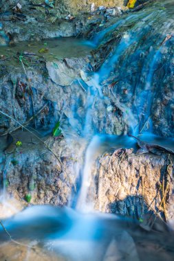 Tan Tong Şelalesi 'nde su akıyor, Tayland.