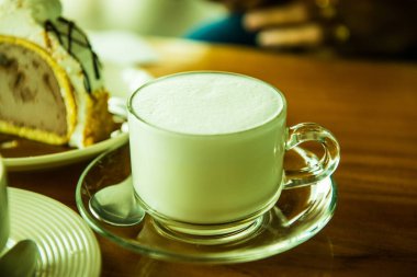 Bir fincan sıcak süt, Tayland.