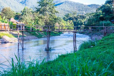 Mae Hong Son bölgesindeki Pai Nehri, Tayland.