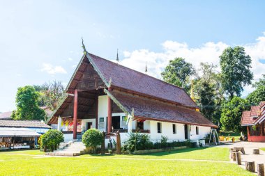 Tayland 'da Nam Hu tapınağındaki Tayland tarzı kilise..