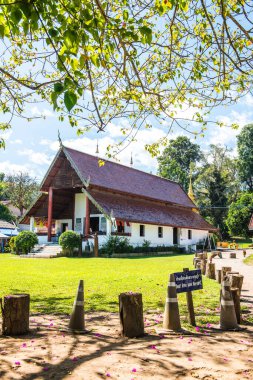 Tayland 'da Nam Hu tapınağındaki Tayland tarzı kilise..