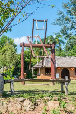 Yunnan, Mae Hong Son Eyaleti, Tayland 'da sallanıyor..