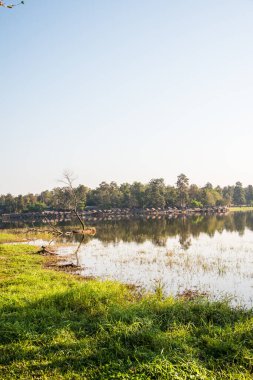 Tayland 'ın Chiangmai ilindeki Huay Tueng Tao gölünün manzara manzarası.