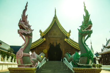 Tayland 'daki Ban Den Tapınağı' nda güzel bir Tayland tarzı kilise..