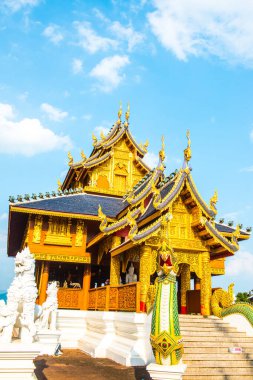 Tayland 'daki Ban Den Tapınağı' nda güzel bir Tayland tarzı kilise..