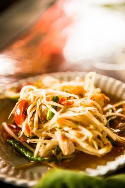 Papaya salatası veya Som Tum, Tayland.