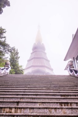 Doi Inthanon Ulusal Parkı, Tayland 'da dağda güzel bir stupa..