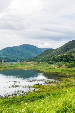 Mae Kuang Udom Thara barajının manzara manzarası, Tayland.