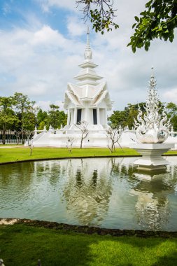 Tayland 'daki Rong Khun tapınağının manzarası..