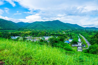 Mae Kuang Udom Thara barajının manzara manzarası, Tayland.