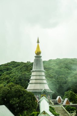 Doi Inthanon Ulusal Parkı, Tayland 'da dağda güzel bir stupa..