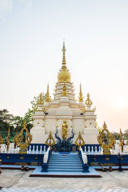 Rong Suea 'daki beyaz pagoda. Tayland' daki 10 tapınak..