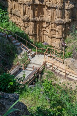 Pha Chau içinde yürüyüş yolu. Tayland 'da turistik bir yer..