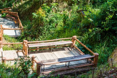 Pha Chau içinde yürüyüş yolu. Tayland 'da turistik bir yer..