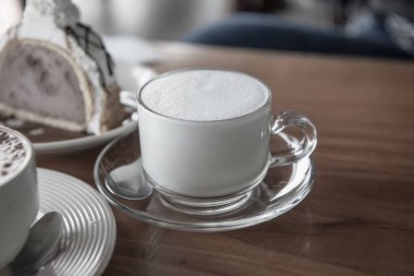 Bir fincan sıcak süt, Tayland.