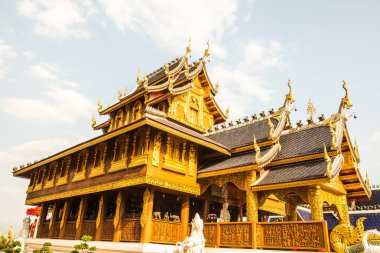 Tayland 'daki Ban Den Tapınağı' nda güzel bir Tayland tarzı kilise..