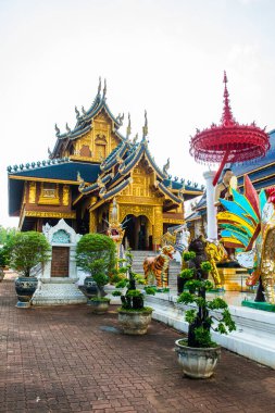 Tayland 'daki Ban Den Tapınağı' nda güzel bir Tayland tarzı kilise..