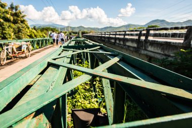 Mae Hong Son bölgesindeki anıt köprü, Tayland.