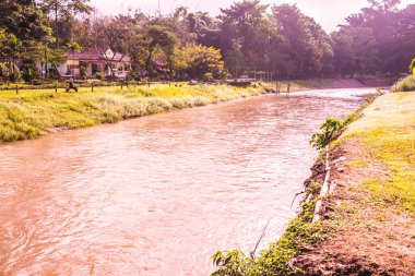 Tayland, Mae Hong Son bölgesinde Pai nehri ve doğal manzara.