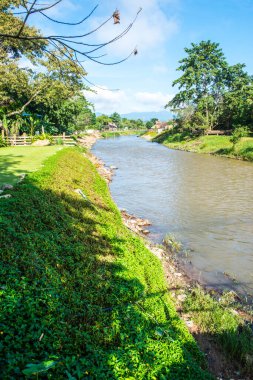Tayland, Mae Hong Son bölgesinde Pai nehri ve doğal manzara.