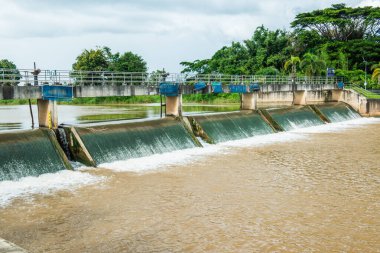 Weir, Tayland 'ın Lampang bölgesinde..