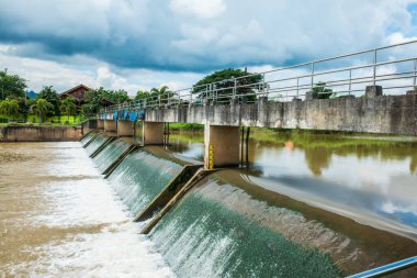 Weir, Tayland 'ın Lampang bölgesinde..