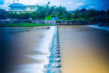 Weir, Tayland 'ın Lampang bölgesinde..