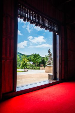 Chiang Rai 'deki meditasyon salonunun kapısı.