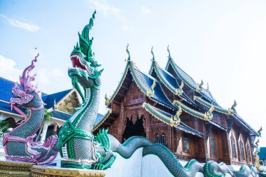 Tayland 'daki Ban Den Tapınağı' nda güzel bir Tayland tarzı kilise..