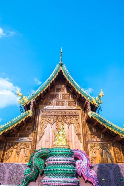 Tayland 'daki Ban Den Tapınağı' nda güzel bir Tayland tarzı kilise..