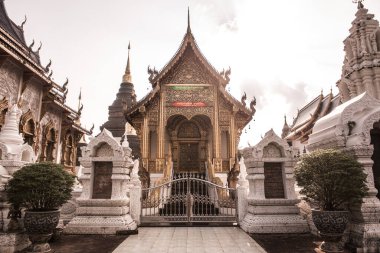 Tayland 'daki Ban Den Tapınağı' nda güzel bir Tayland tarzı kilise..