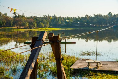 Tayland 'ın Chiangmai ilindeki Huay Tueng Tao gölünün manzara manzarası.