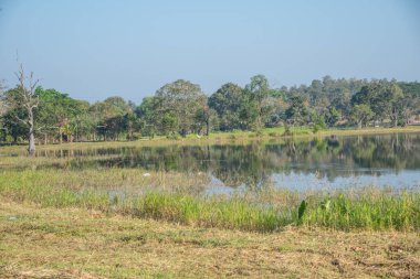 Tayland 'ın Chiangmai ilindeki Huay Tueng Tao gölünün manzara manzarası.