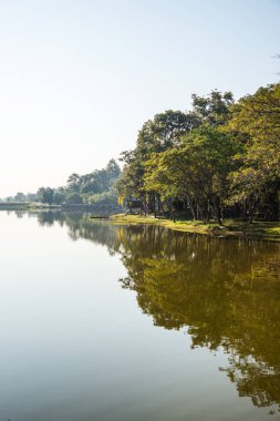 Tayland 'ın Chiangmai ilindeki Huay Tueng Tao gölünün manzara manzarası.