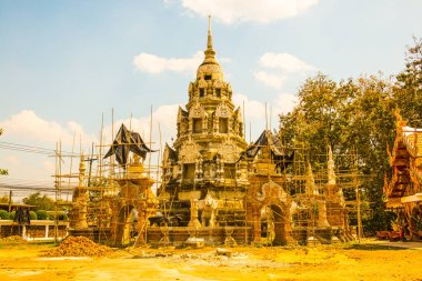 Tadilat altındaki antik pagoda, Tayland.