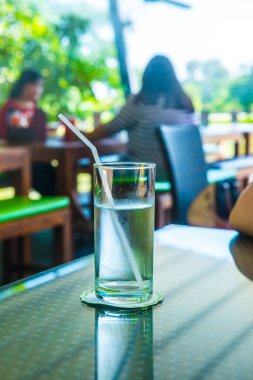 Thailand 'da su dolu bir bardak..