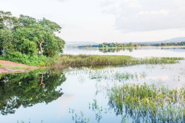 Mae Tam rezervuarının manzara görüntüsü, Tayland.