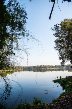 Tayland 'ın Chiangmai ilindeki Huay Tueng Tao gölünün manzara manzarası.