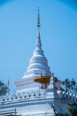 Tayland 'ın Nan şehrinde beyaz pagoda.