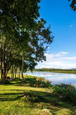Mae Puem rezervuarının manzara görüntüsü, Tayland.