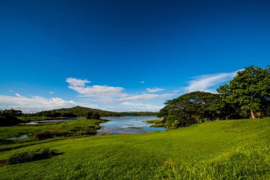 Mae Puem rezervuarının manzara görüntüsü, Tayland.