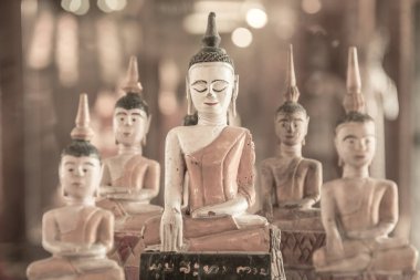 Antik Buda heykeli Phra Kaew Tapınağı, Tayland.