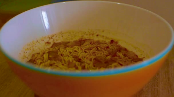 Video Van Instant Noodle Kom — Stockvideo